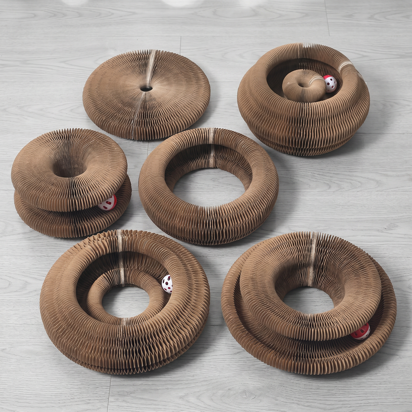 Wildkurl™ — Modular Cat Scratcher, Track & Bed